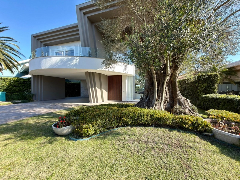 Casa Beira-Lago com 4 Suítes no Condomínio Bosques de Atlântida: 7ª foto da galeria de imagens do imóvel