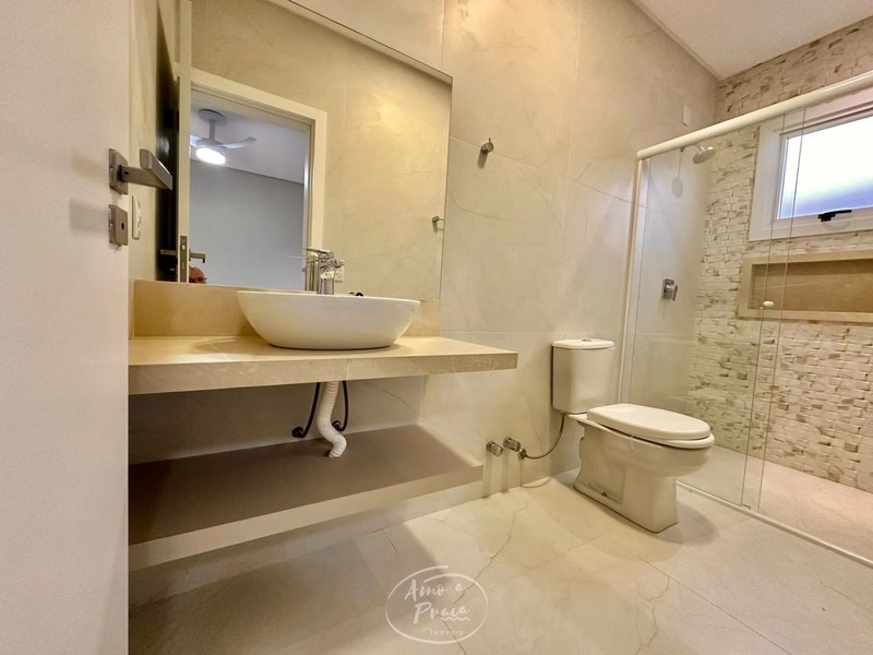 Casa com 4 Suítes no Centro de Xangri-Lá: 3ª foto da galeria de imagens do imóvel