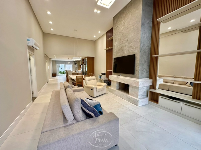 Casa com 4 Suítes no Centro de Xangri-Lá: 7ª foto da galeria de imagens do imóvel