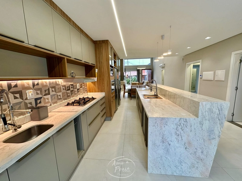 Casa com 4 Suítes no Centro de Xangri-Lá: 14ª foto da galeria de imagens do imóvel