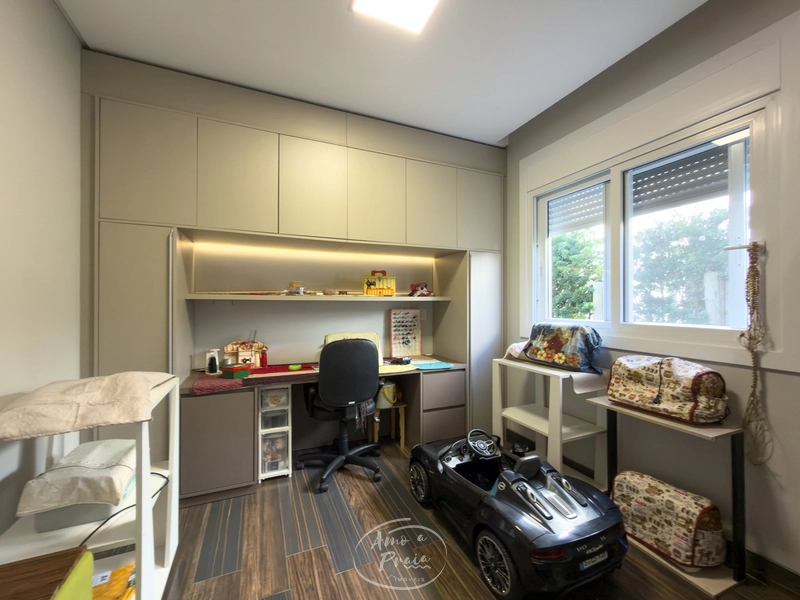 Casa com 4 Dormitórios no Condomínio Enseada: 5ª foto da galeria de imagens do imóvel