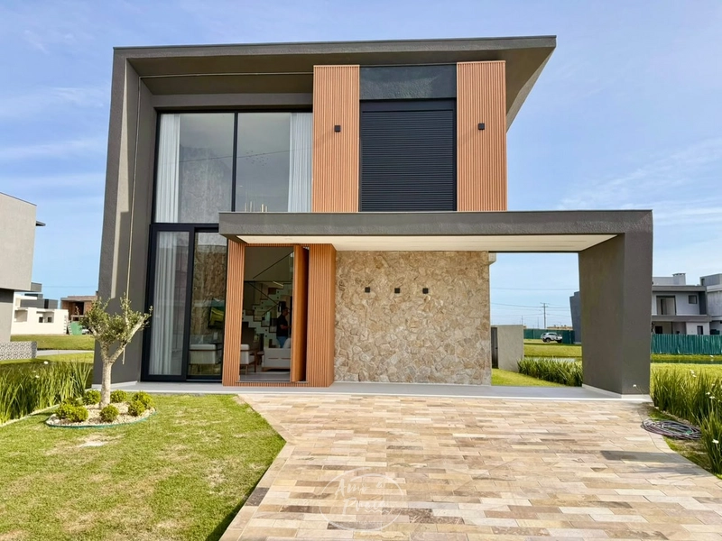 Casa beira lago com 4 suítes no Condomínio Zen: 1ª foto da galeria de imagens do imóvel