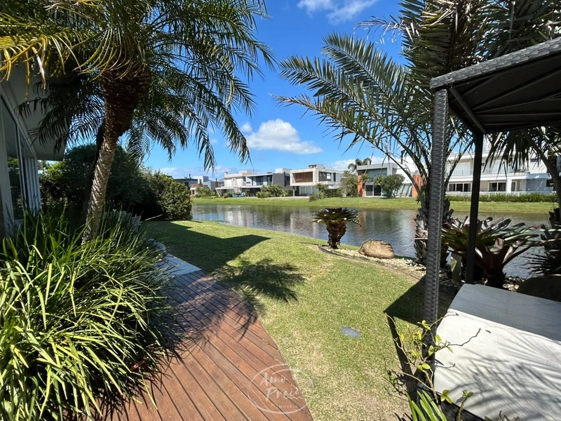 Casa Beira-Lago com 5 Suítes no Condomínio Enseada Lagos: 4ª foto da galeria de imagens do imóvel