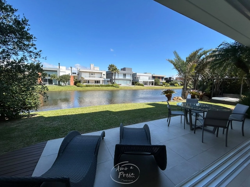 Casa Beira-Lago com 5 Suítes no Condomínio Enseada Lagos: 32ª foto da galeria de imagens do imóvel
