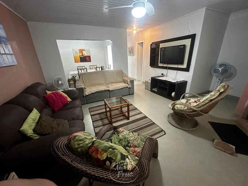 Casa com 2 Terrenos e Piscina em Xangri-Lá: 2ª foto da galeria de imagens do imóvel