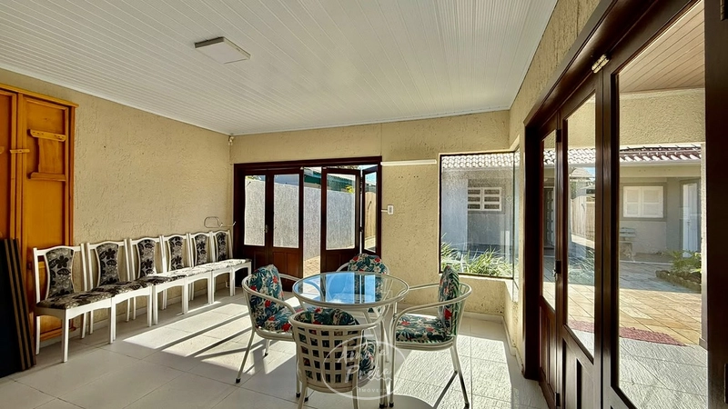 Casa com 4 Dormitórios e Piscina em Rainha do Mar: 13ª foto da galeria de imagens do imóvel