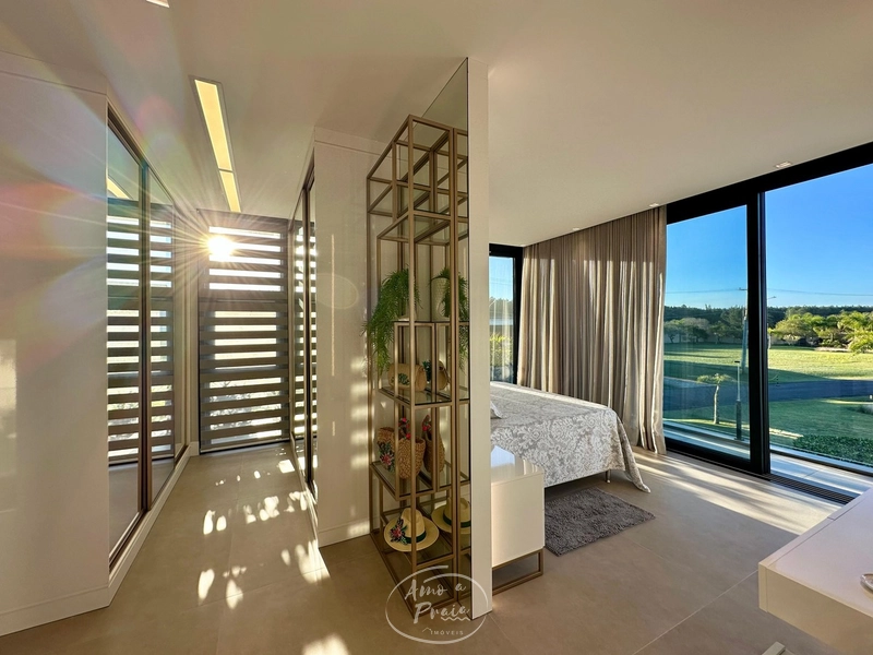 Casa de Alto Padrão com 5 Suítes no Costa Serena: 2ª foto da galeria de imagens do imóvel