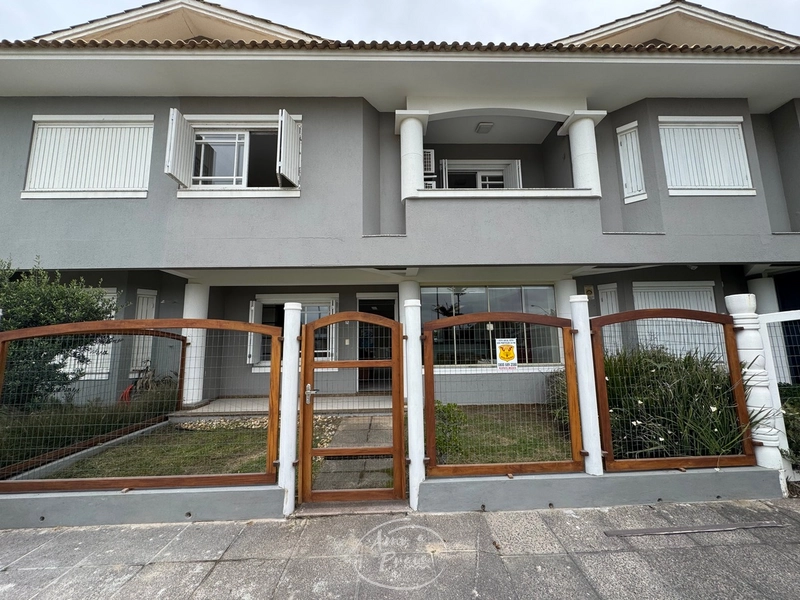 Sobrado mobiliado no Centro de Xangri-Lá em frente à Alameda: 1ª foto da galeria de imagens do imóvel
