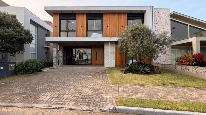 Casa à venda no Condomínio Sea Coast | 4 suítes em frente ao clube: 1ª foto da galeria de imagens do imóvel