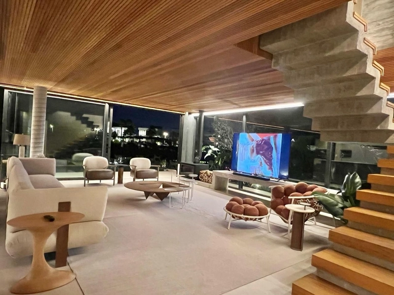 Casa Beira Lago à Venda no Condomínio Celebration: 2ª foto da galeria de imagens do imóvel