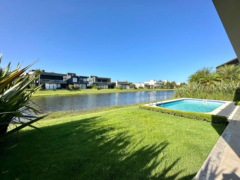 SOBRADO BEIRA LAGO NO ENSEADA: 34ª foto da galeria de imagens do imóvel