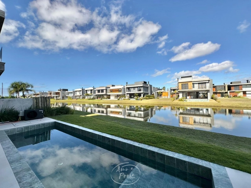 Casa Beira-Lago à Venda em Xangri-Lá: 10ª foto da galeria de imagens do imóvel