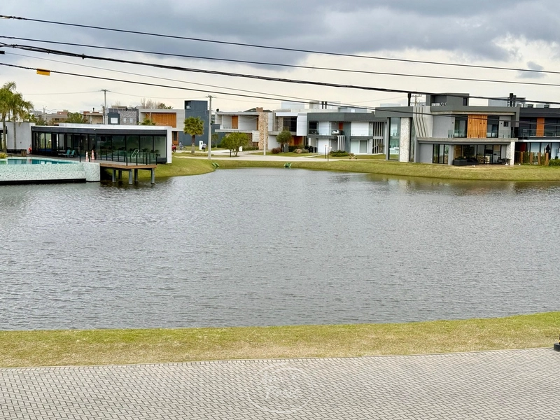 Sobrado frente ao clube, no Condomínio Sunset: 30ª foto da galeria de imagens do imóvel