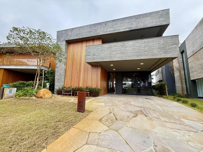 SOBRADO NO ENSEADA LAGOS: 2ª foto da galeria de imagens do imóvel