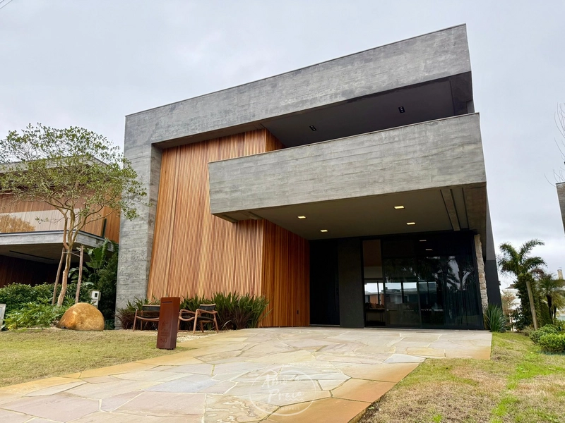 SOBRADO NO ENSEADA LAGOS: 1ª foto da galeria de imagens do imóvel