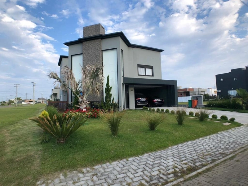 SOBRADO A VENDA NO CONDOMÍNIO DUBAI