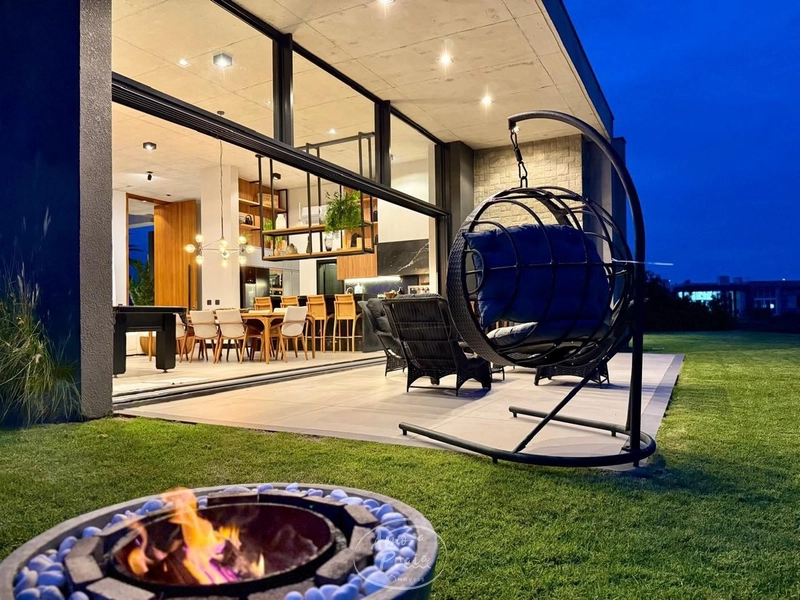 Casa a Beira Lago a Venda no Riviera: 33ª foto da galeria de imagens do imóvel