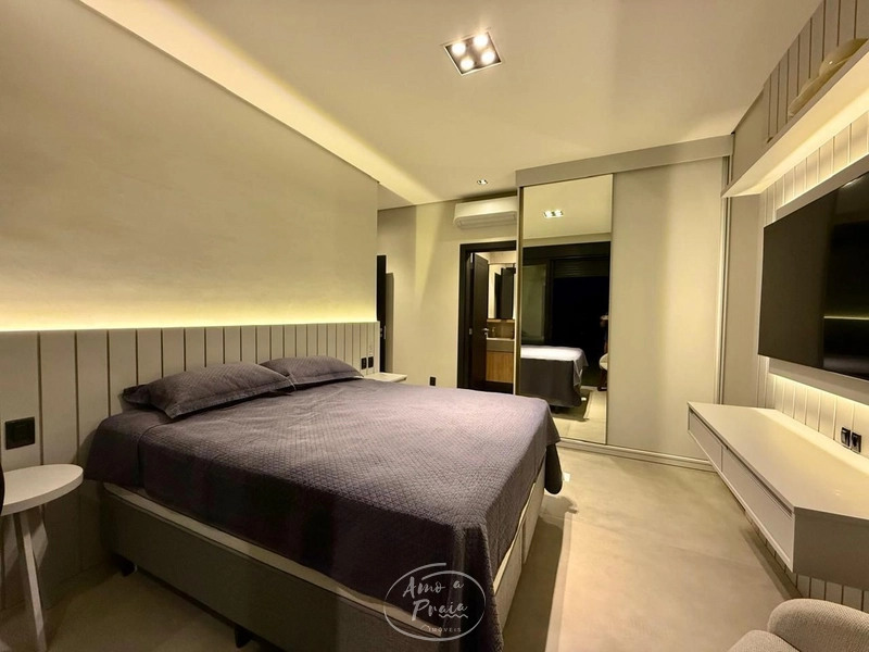 Casa a Beira Lago a Venda no Riviera: 1ª foto da galeria de imagens do imóvel