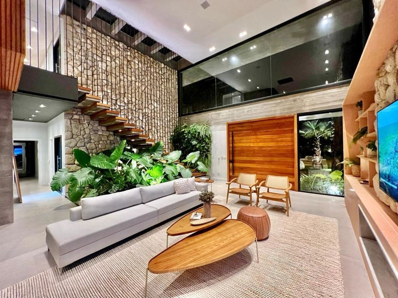 MANSÃO A BEIRA LAGO NO CONDOMÍNIO SENSE: 2ª foto da galeria de imagens do imóvel