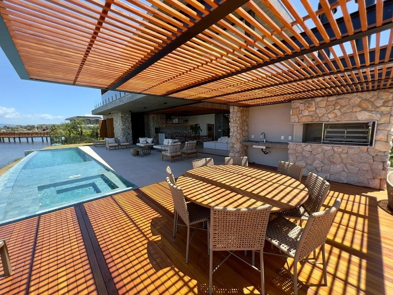 MANSÃO A BEIRA LAGO NO CONDOMÍNIO SENSE: 30ª foto da galeria de imagens do imóvel