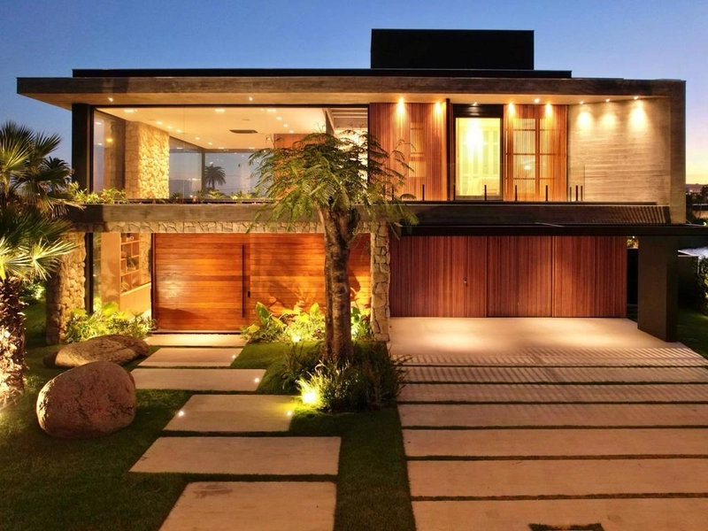 MANSÃO A BEIRA LAGO NO CONDOMÍNIO SENSE