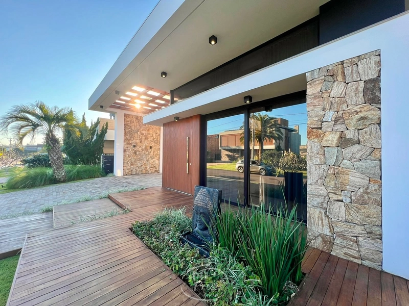 Casa à Venda em Condomínio Fechado | 4 Suítes, Mobiliada e 230m²: 4ª foto da galeria de imagens do imóvel