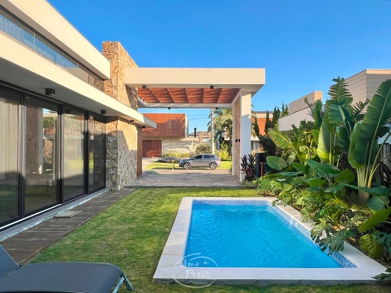 Casa à Venda em Condomínio Fechado | 4 Suítes, Mobiliada e 230m²: 8ª foto da galeria de imagens do imóvel