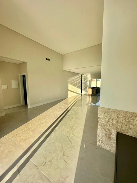 Casa térrea à venda no Condomínio Rivieira: 3ª foto da galeria de imagens do imóvel