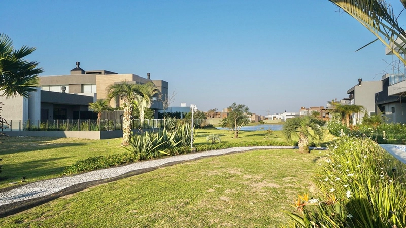 CASA A VENDA NO RIVIERA: 22ª foto da galeria de imagens do imóvel