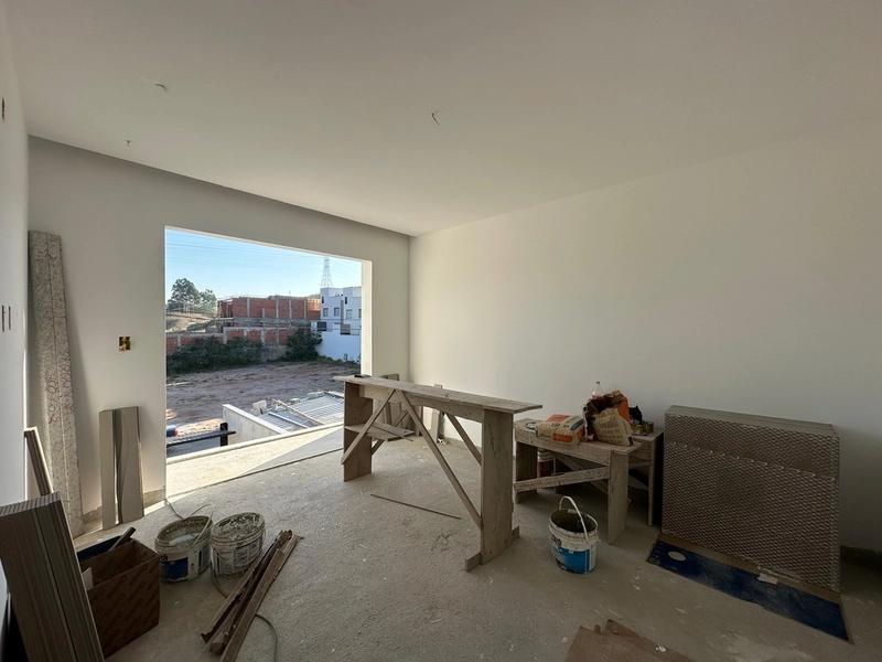 CASA COM 04 QUARTOS SENDO UMA SUÍTE, NO ALVORADA - BELVEDERE: 4ª foto da galeria de imagens do imóvel