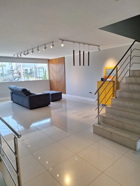 CASA COM 03 QUARTOS, SENDO UM SUÍTE COM CLOSET NO MATA ATLÂNTICA: 2ª foto da galeria de imagens do imóvel