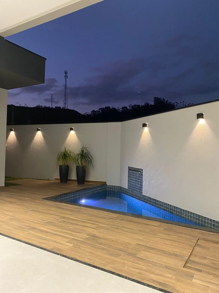 CASA LINEAR COM 03 SUÍTES SENDO UMA COM CLOSET MASTER: 29ª foto da galeria de imagens do imóvel