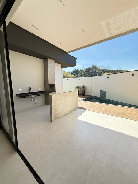 CASA LINEAR COM 03 SUÍTES SENDO UMA COM CLOSET MASTER: 7ª foto da galeria de imagens do imóvel