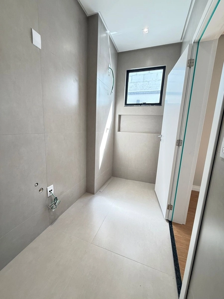 CASA LINEAR COM 03 SUÍTES SENDO UMA COM CLOSET MASTER: 17ª foto da galeria de imagens do imóvel