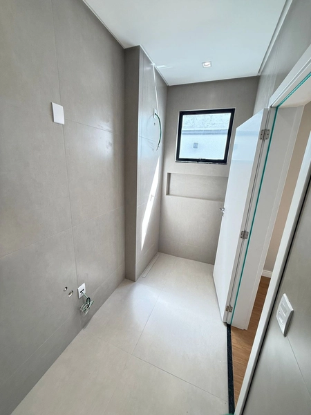 CASA LINEAR COM 03 SUÍTES SENDO UMA COM CLOSET MASTER: 21ª foto da galeria de imagens do imóvel
