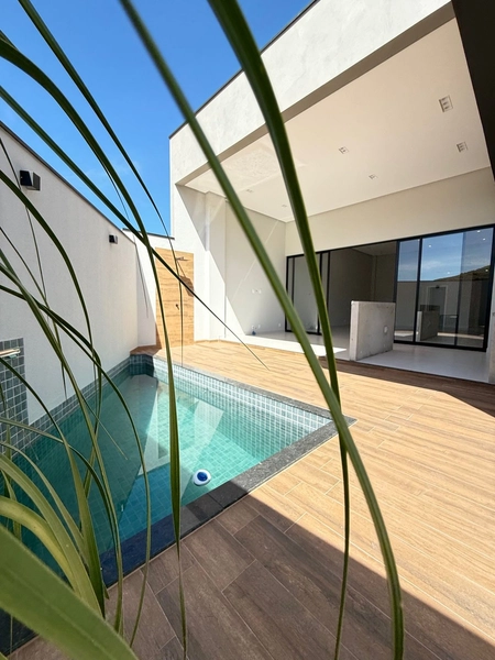 CASA LINEAR COM 03 SUÍTES SENDO UMA COM CLOSET MASTER: 26ª foto da galeria de imagens do imóvel