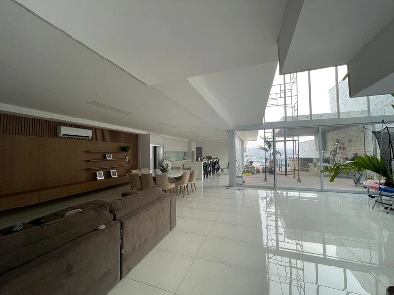 CASA COM 03 SUÍTES SENDO UMA COM HIDROMASSAGEM E CLOSET- ALVORADA: 24ª foto da galeria de imagens do imóvel