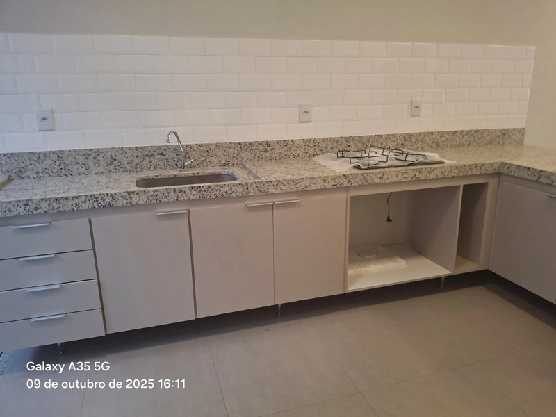 CASA COM 03 QUARTOS SENDO 01 SUÍTE COM CLOSET: 3ª foto da galeria de imagens do imóvel