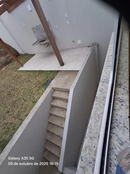 CASA COM 03 QUARTOS SENDO 01 SUÍTE COM CLOSET: 13ª foto da galeria de imagens do imóvel