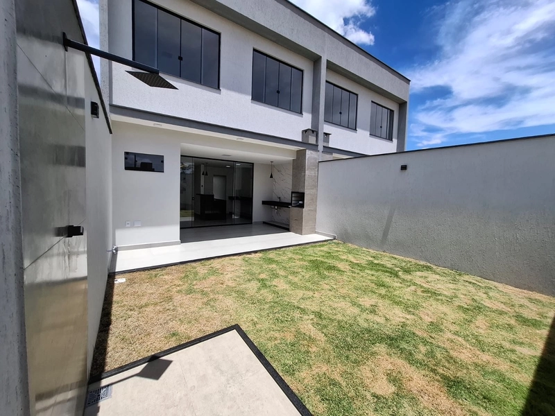 Casa Duplex à venda - Vivendas do Lago/Volta Redonda: 2ª foto da galeria de imagens do imóvel