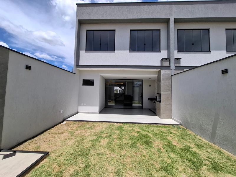Casa Duplex à venda - Vivendas do Lago/Volta Redonda: 1ª foto da galeria de imagens do imóvel