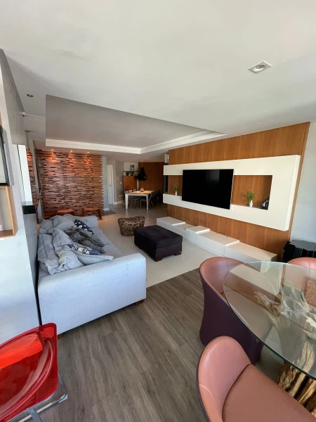 Apartamento mobiliado no Ed. Torre D' Napoli Rezidenze em Balneário