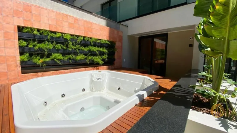 By House Residence - frente mar na Praia Brava: 8ª foto da galeria de imagens do imóvel