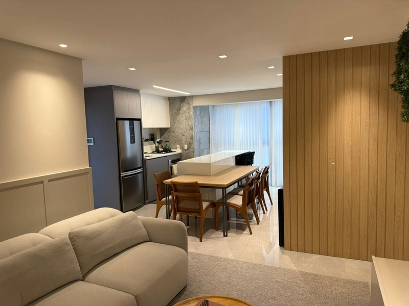 Apartamento no Ed. Brava Center Residence a 60m da praia: 1ª foto da galeria de imagens do imóvel