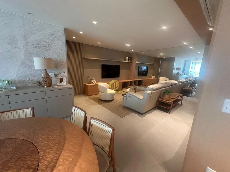 Apartamento no Brava Beach na Praia Brava mobiliado e decorado: 3ª foto da galeria de imagens do imóvel