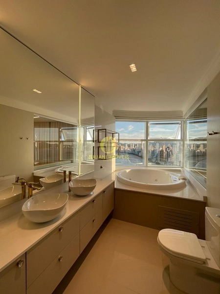 Apartamento no Ed. Infinity Coast em Balneário Camboriú: 2ª foto da galeria de imagens do imóvel