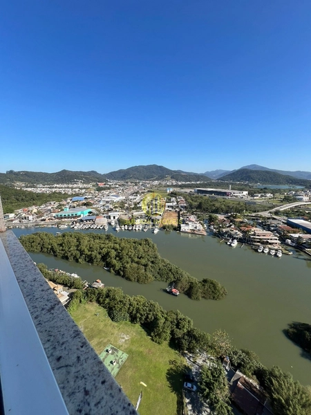 Apartamento Duplex no Ed. Holambra em Balneário Camboriú: 27ª foto da galeria de imagens do imóvel