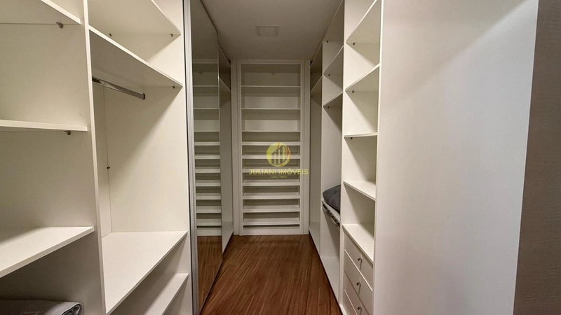 Cobertura Duplex no Ed. Grand Royale em Balneário Camboriú: 8ª foto da galeria de imagens do imóvel