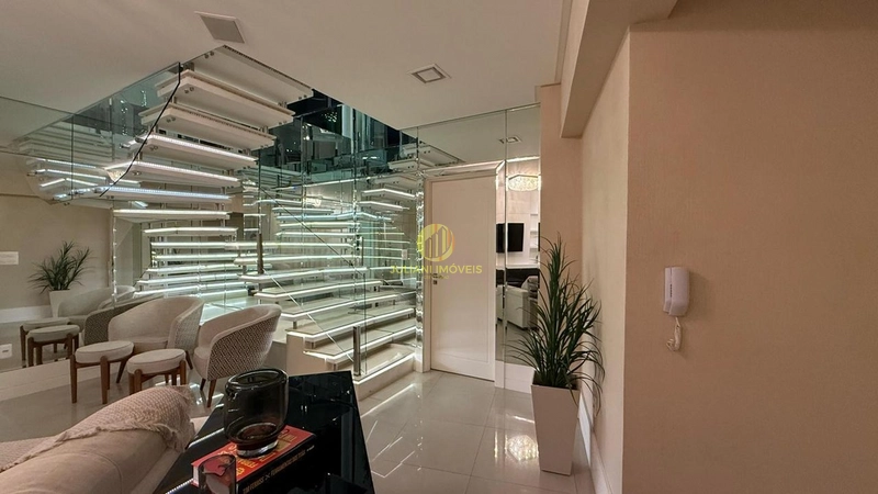Cobertura Duplex no Ed. Grand Royale em Balneário Camboriú: 2ª foto da galeria de imagens do imóvel