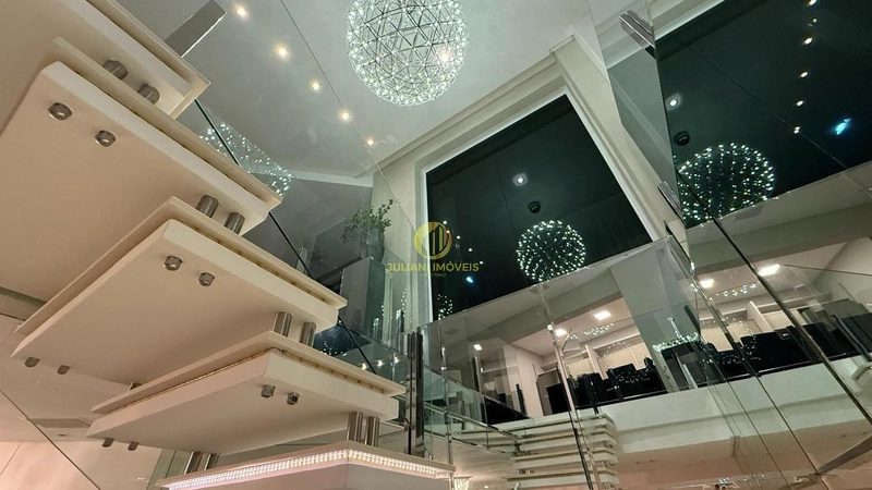 Cobertura Duplex no Ed. Grand Royale em Balneário Camboriú: 4ª foto da galeria de imagens do imóvel